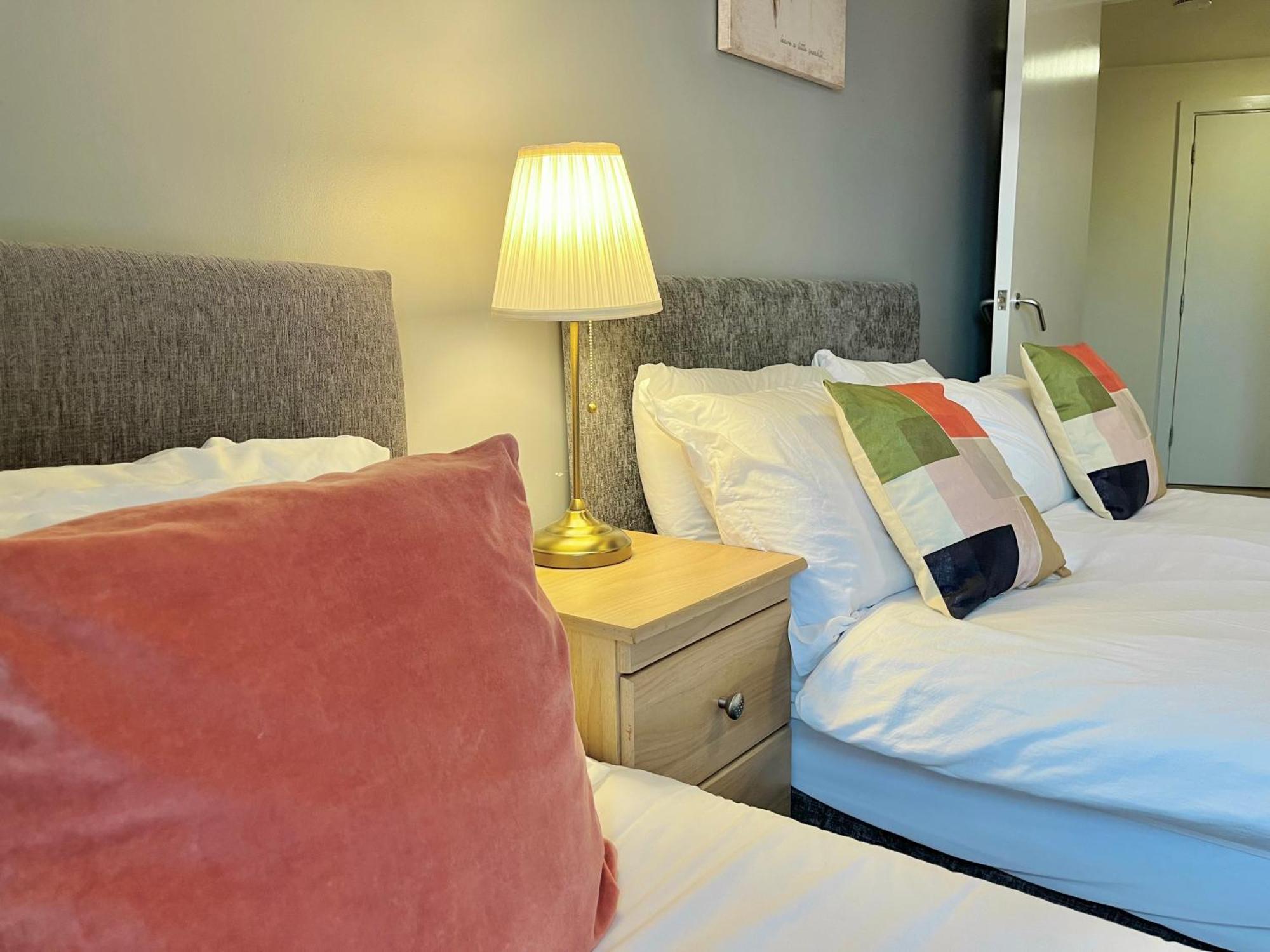 Skyview Apartment By Noknokstay - City Centre With Parking - Group, Family, Business Sheffield Esterno foto