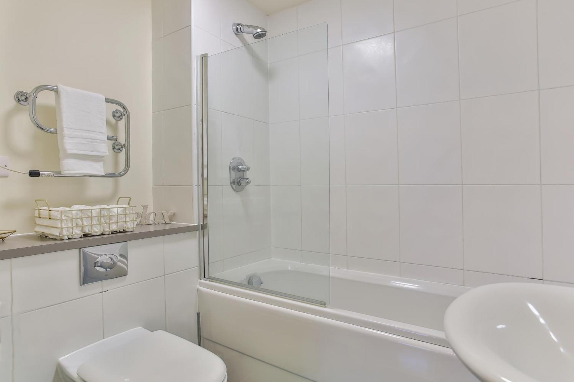 Skyview Apartment By Noknokstay - City Centre With Parking - Group, Family, Business Sheffield Esterno foto