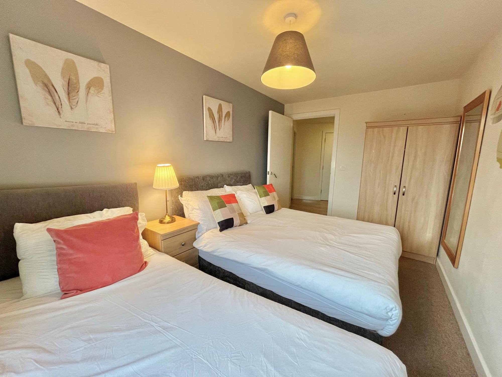 Skyview Apartment By Noknokstay - City Centre With Parking - Group, Family, Business Sheffield Esterno foto