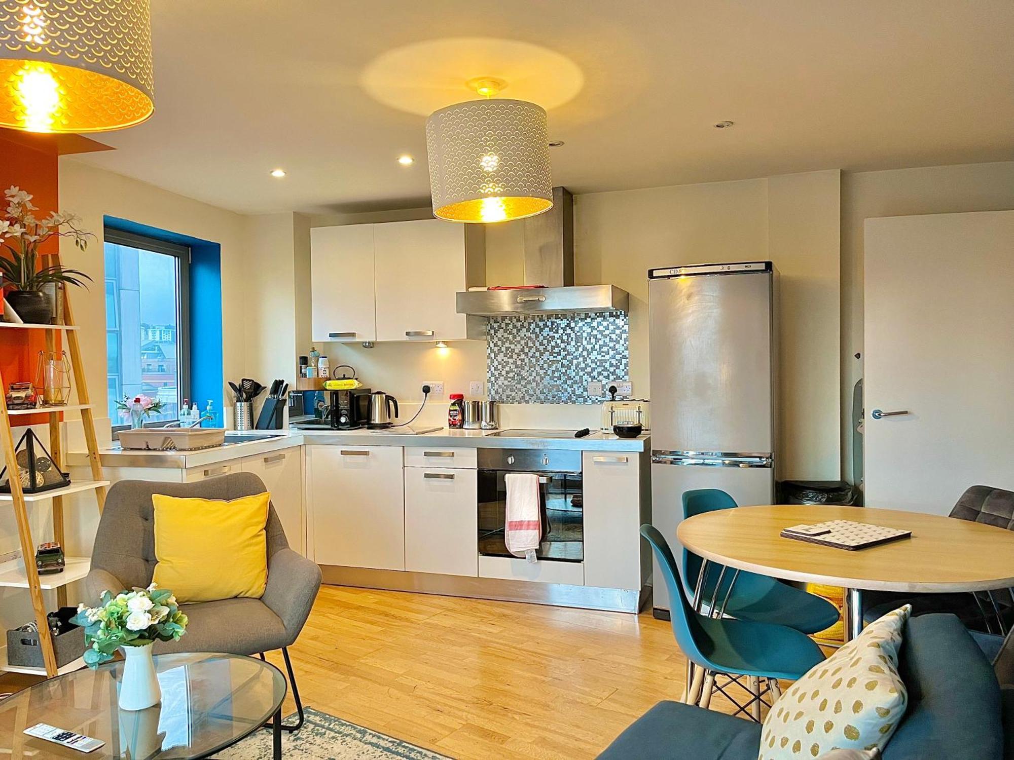 Skyview Apartment By Noknokstay - City Centre With Parking - Group, Family, Business Sheffield Esterno foto