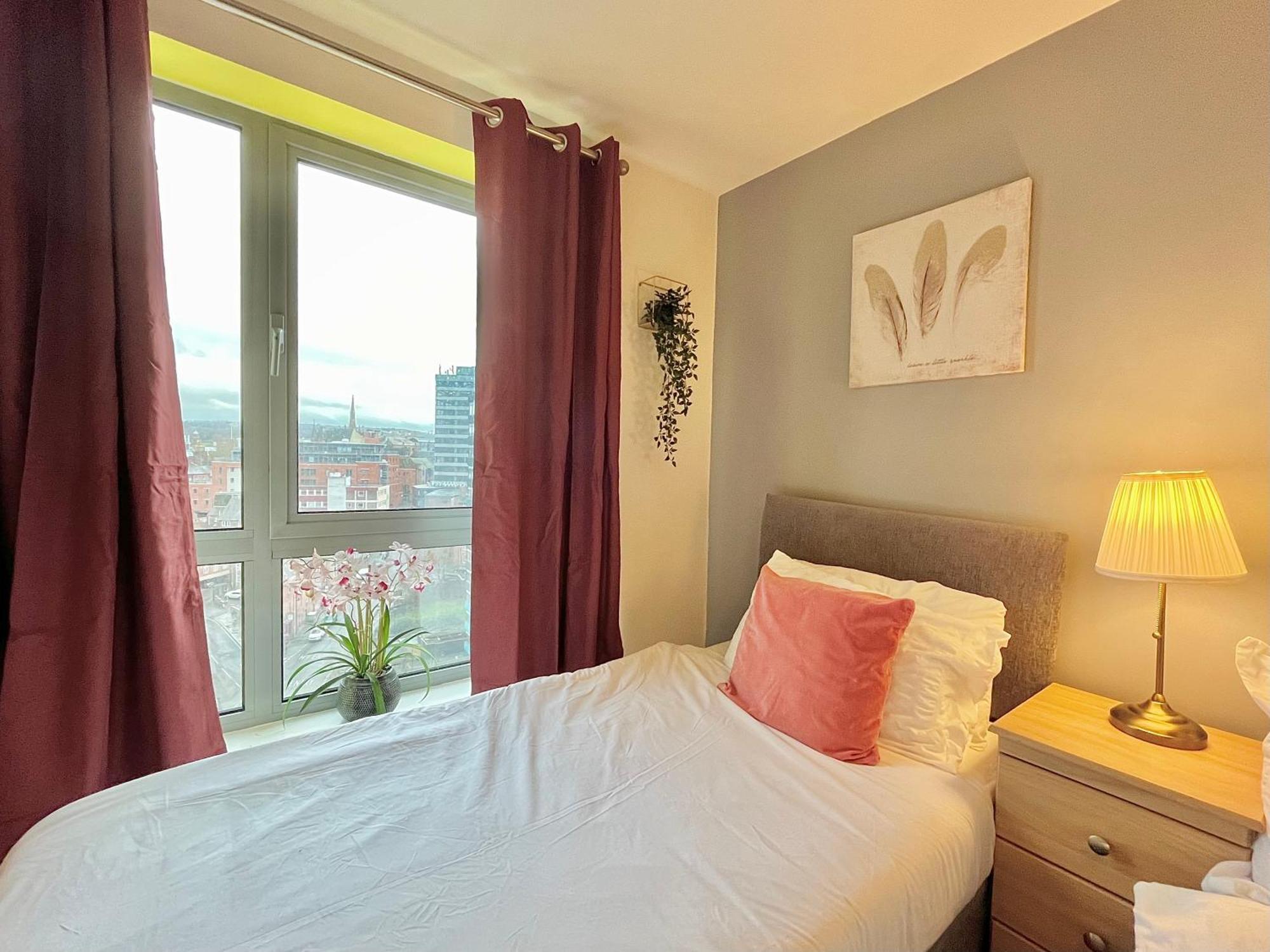 Skyview Apartment By Noknokstay - City Centre With Parking - Group, Family, Business Sheffield Esterno foto